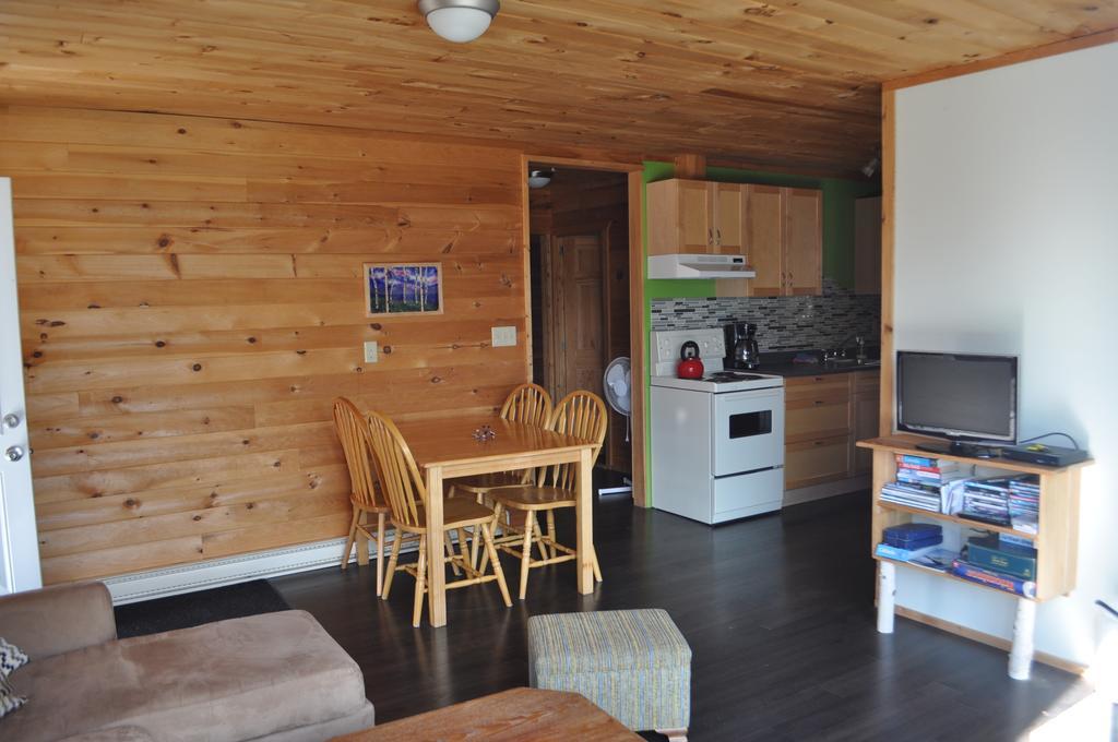 The Sleeping Moose Cottage Birch Plain Ngoại thất bức ảnh